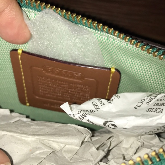 Coach Swinger Mini Leather Handbag NWT - Picture 7 of 9